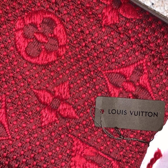 NEW Louis Vuitton Scarf - Picture 3 of 5
